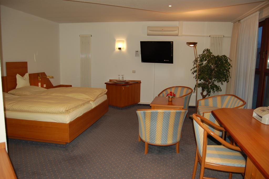 Parkhotel Goldlinde โบเดนแวร์เดอร์ ภายนอก รูปภาพ