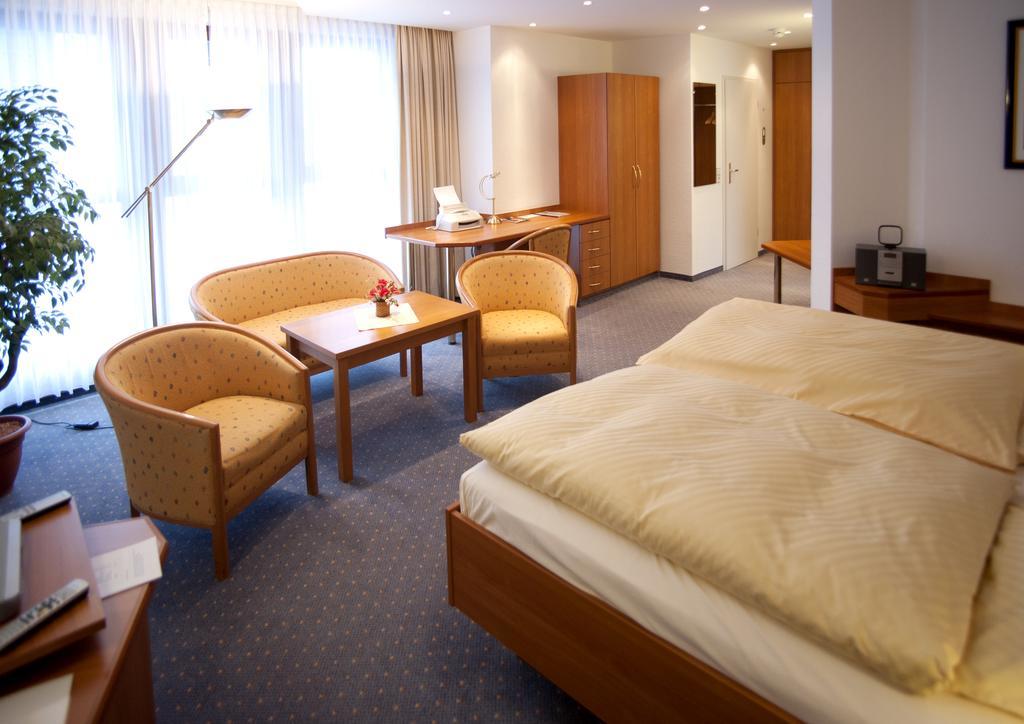 Parkhotel Goldlinde โบเดนแวร์เดอร์ ภายนอก รูปภาพ