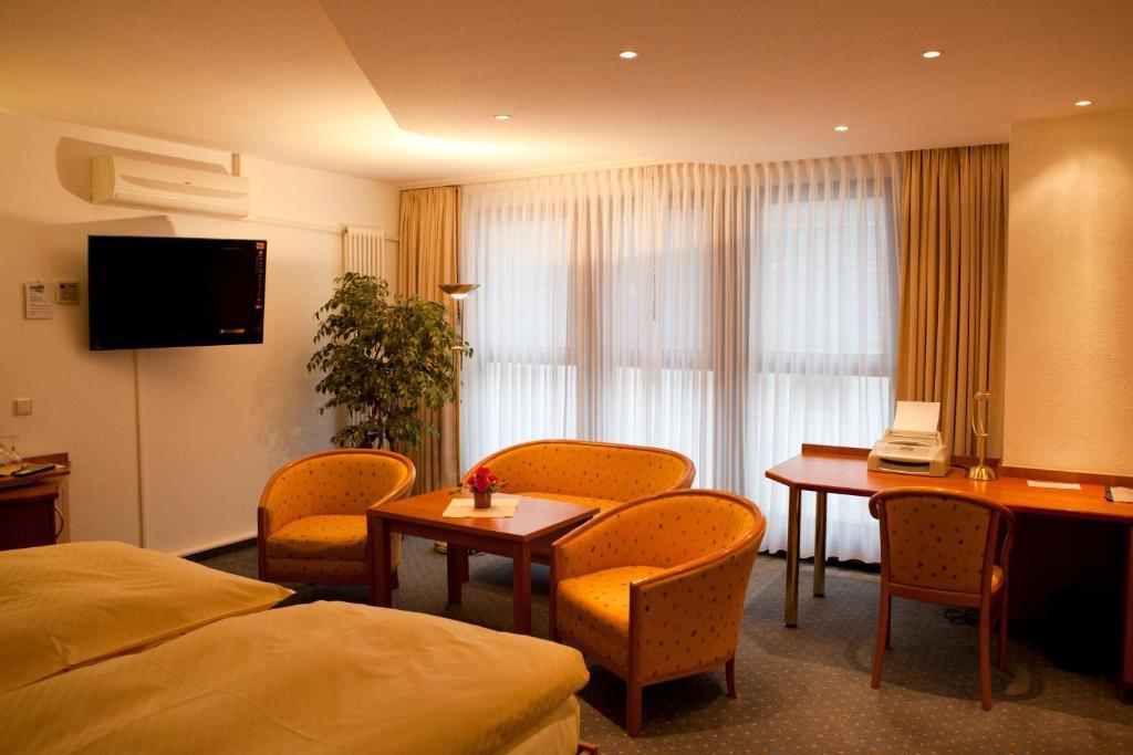 Parkhotel Goldlinde โบเดนแวร์เดอร์ ภายนอก รูปภาพ